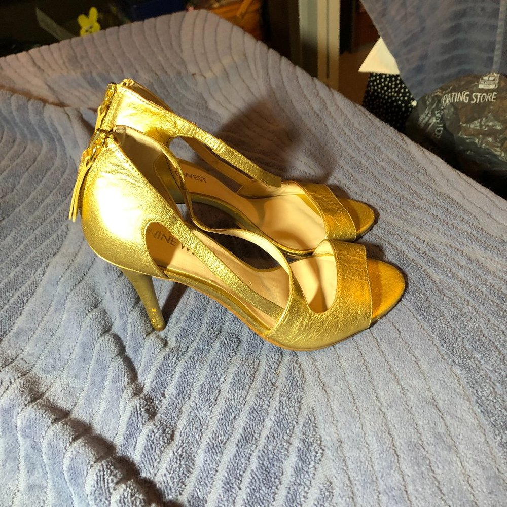 High-heeled sandal